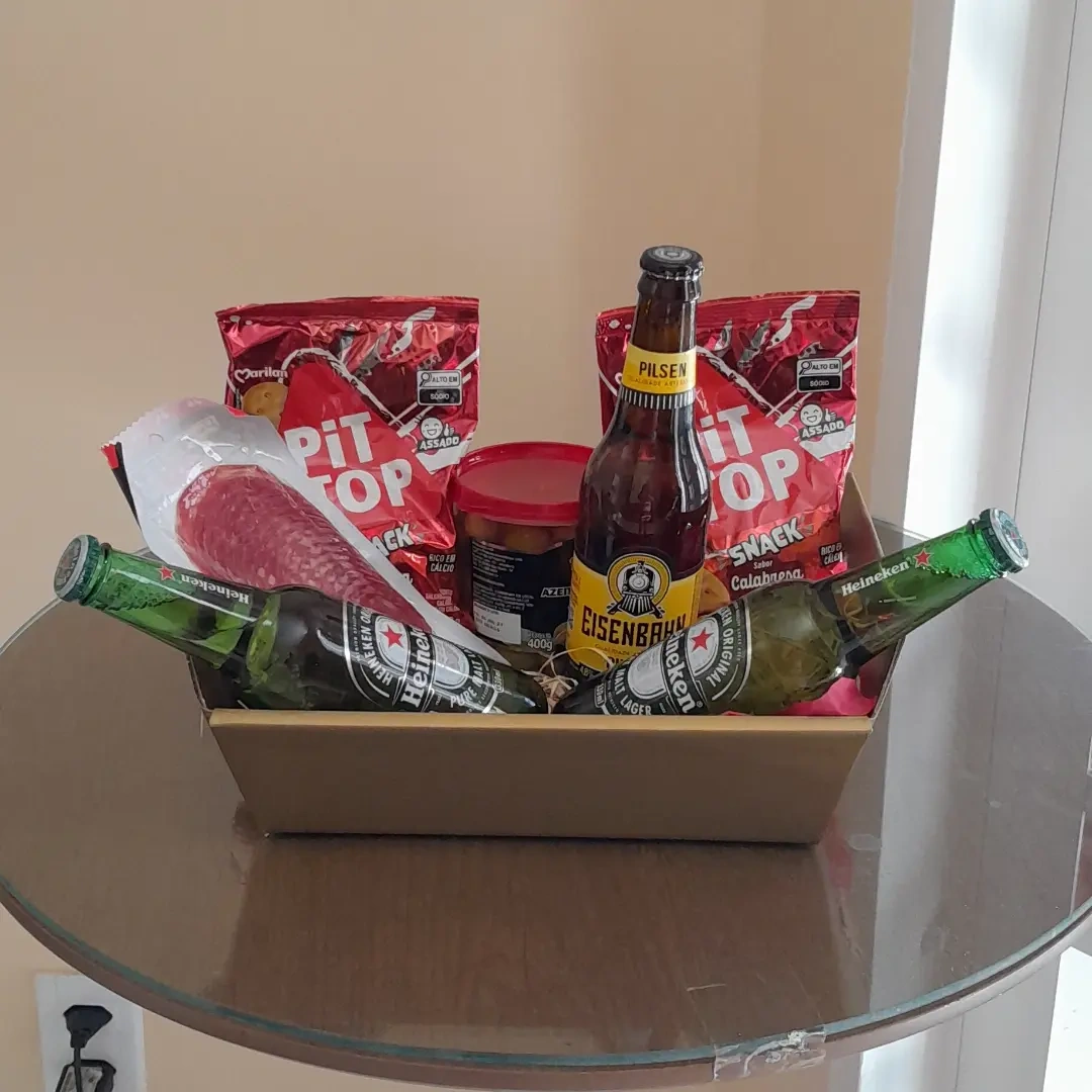Cesta Para Celebrar da Luzia Flor